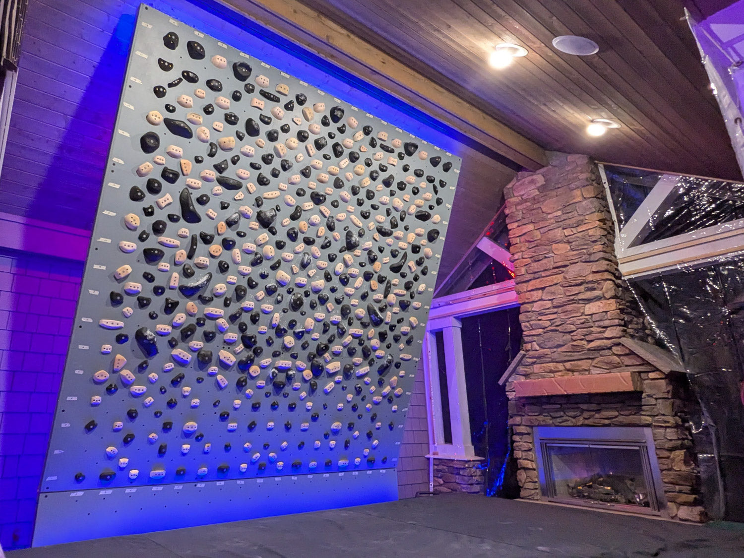 PRIVATE WALL IN WASHINGTON