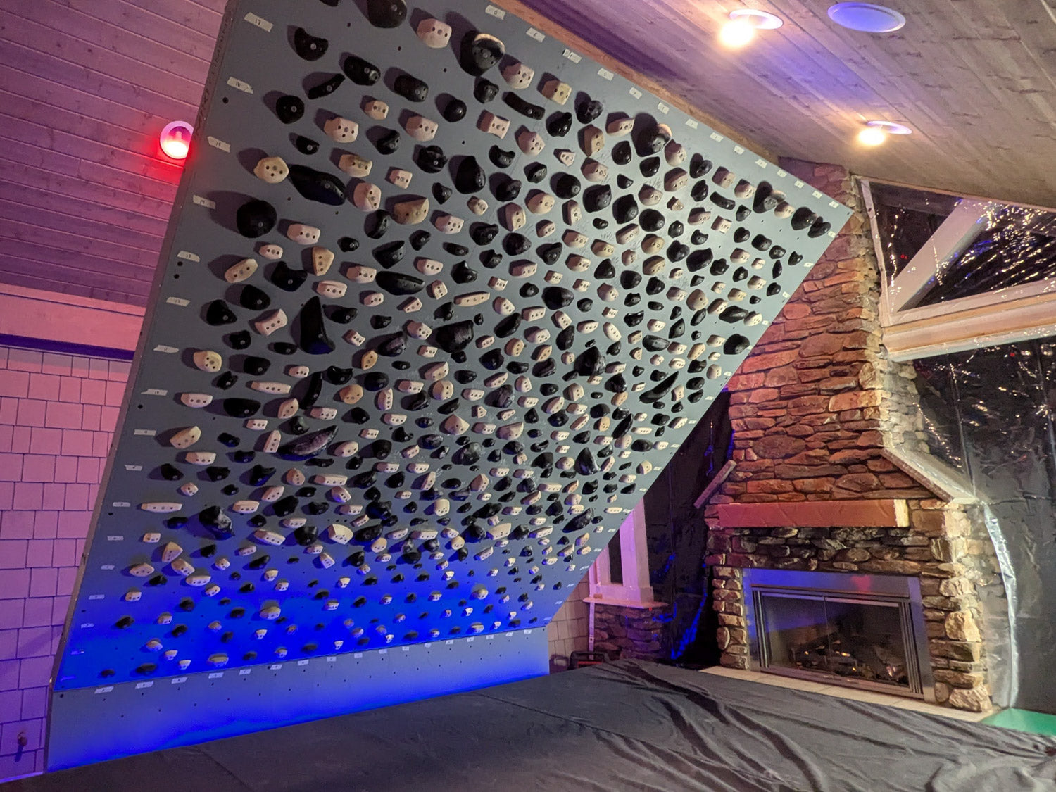 PRIVATE WALL IN WASHINGTON